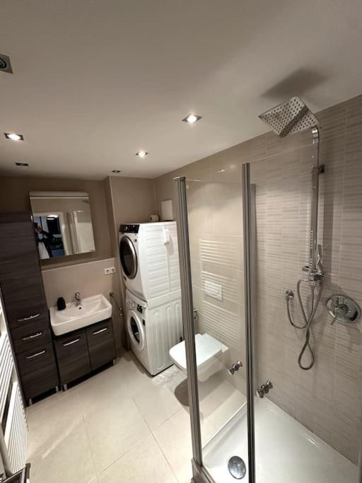 Zetrale Zweizimmerwohnung Mit Whirlpool Apartment